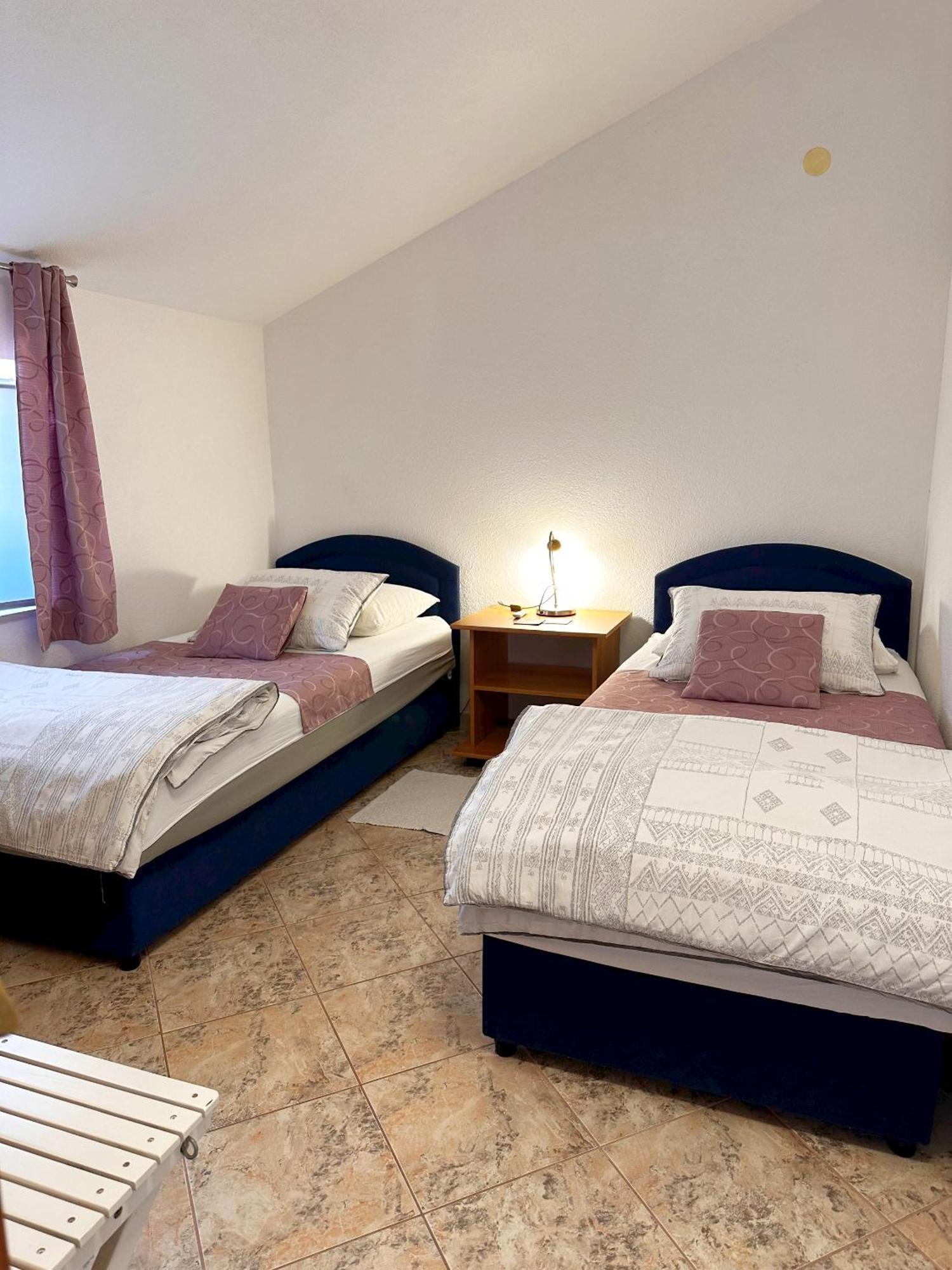 Apartments Grgic Zrnovo Extérieur photo